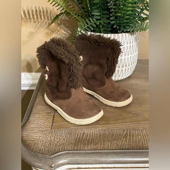 Timberland Toddle Tracks Roll Top Faux Fur Boots Brown
Nubuck Size 5.5T - Picture 5 of 15